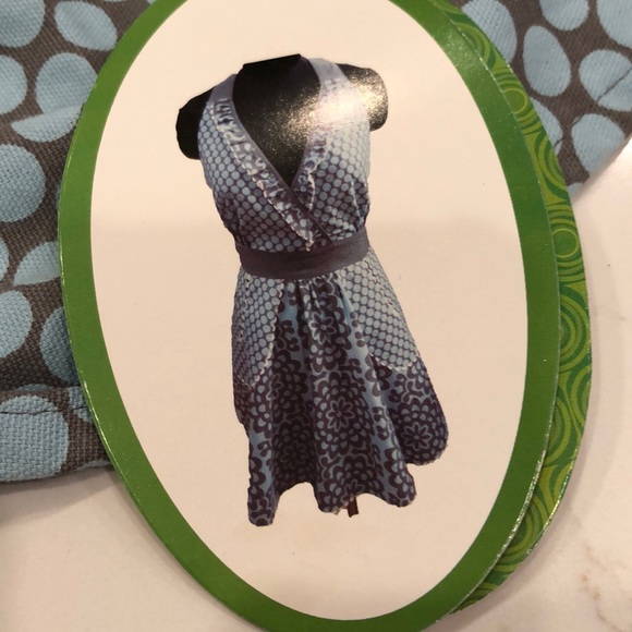 NWT, Adorable halter style apron - Picture 4 of 4